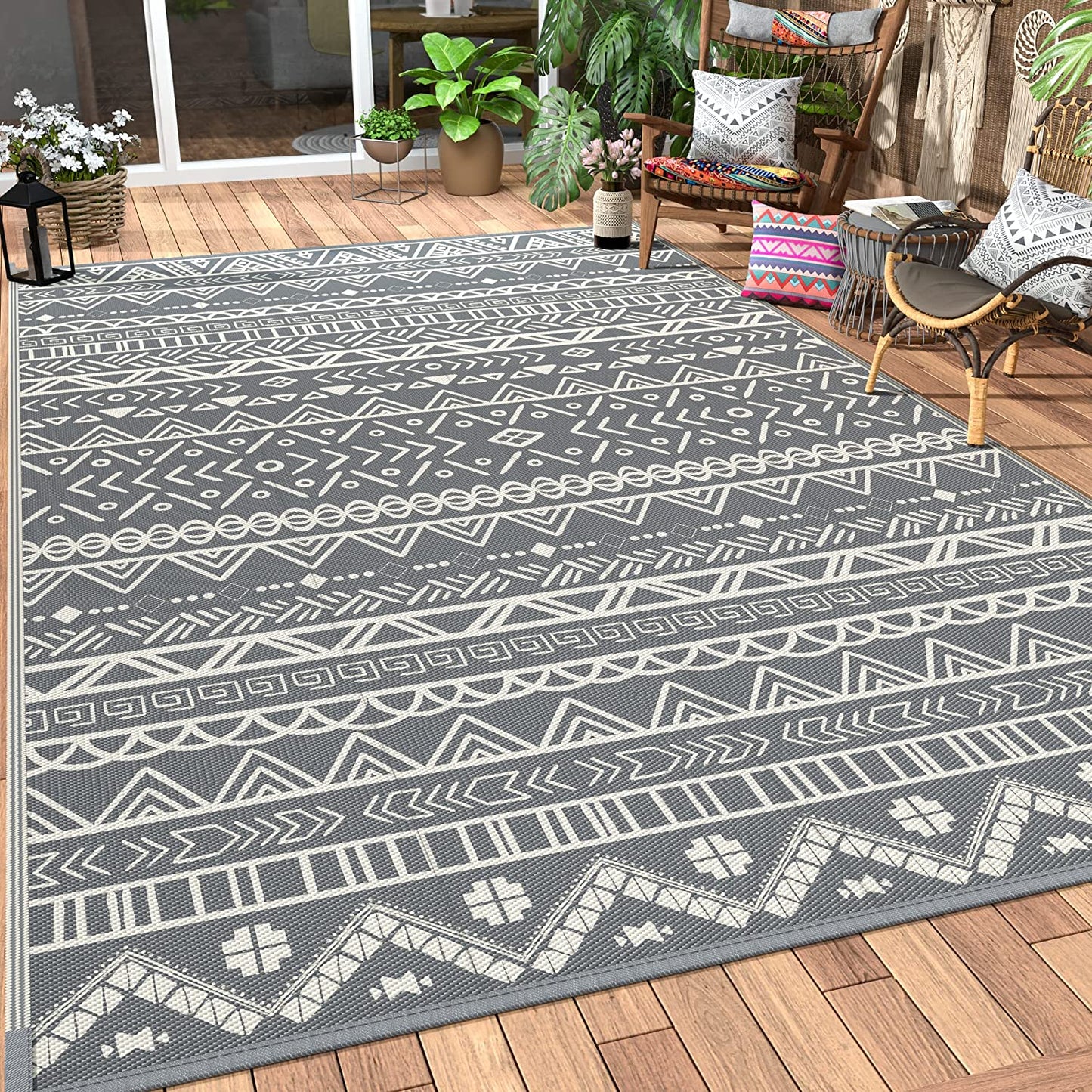 GENIMO Boho Outdoor Rugs for Patios, Waterproof Plastic Straw Rug, Grey & White