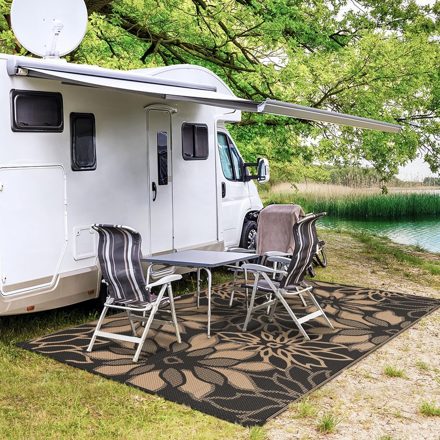 GENIMO Daisy Pattern Reversible Waterproof Outdoor Rug
