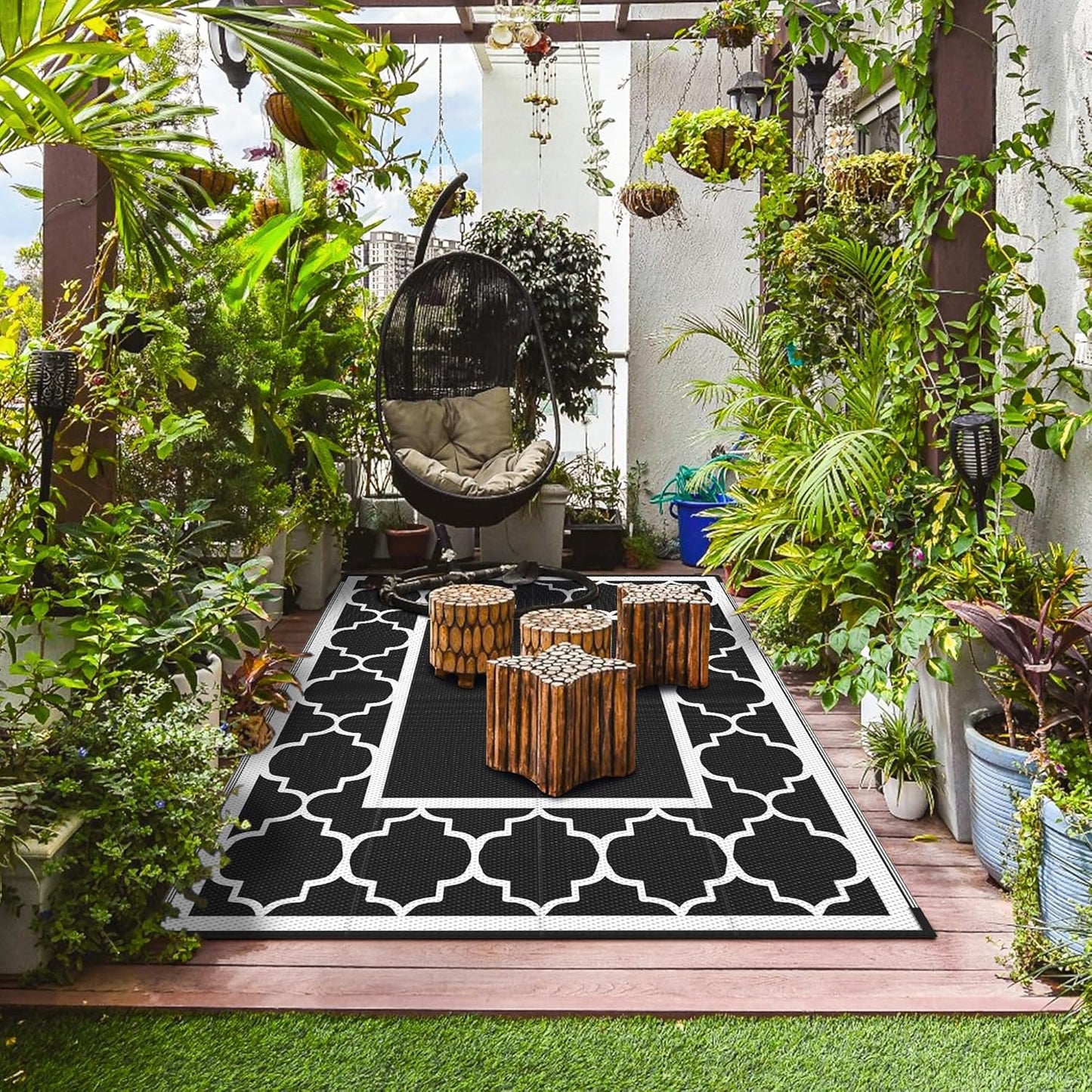 GENIMO Symmetrical Geometric Aesthetic Waterproof Reversible Outdoor Rug Black