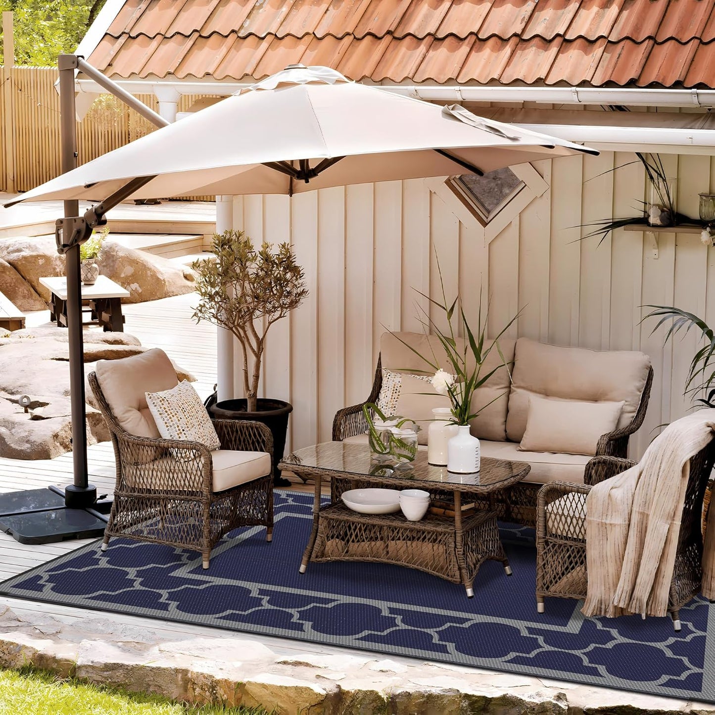 GENIMO Symmetrical Geometric Aesthetic Waterproof Reversible Outdoor Rug Blue