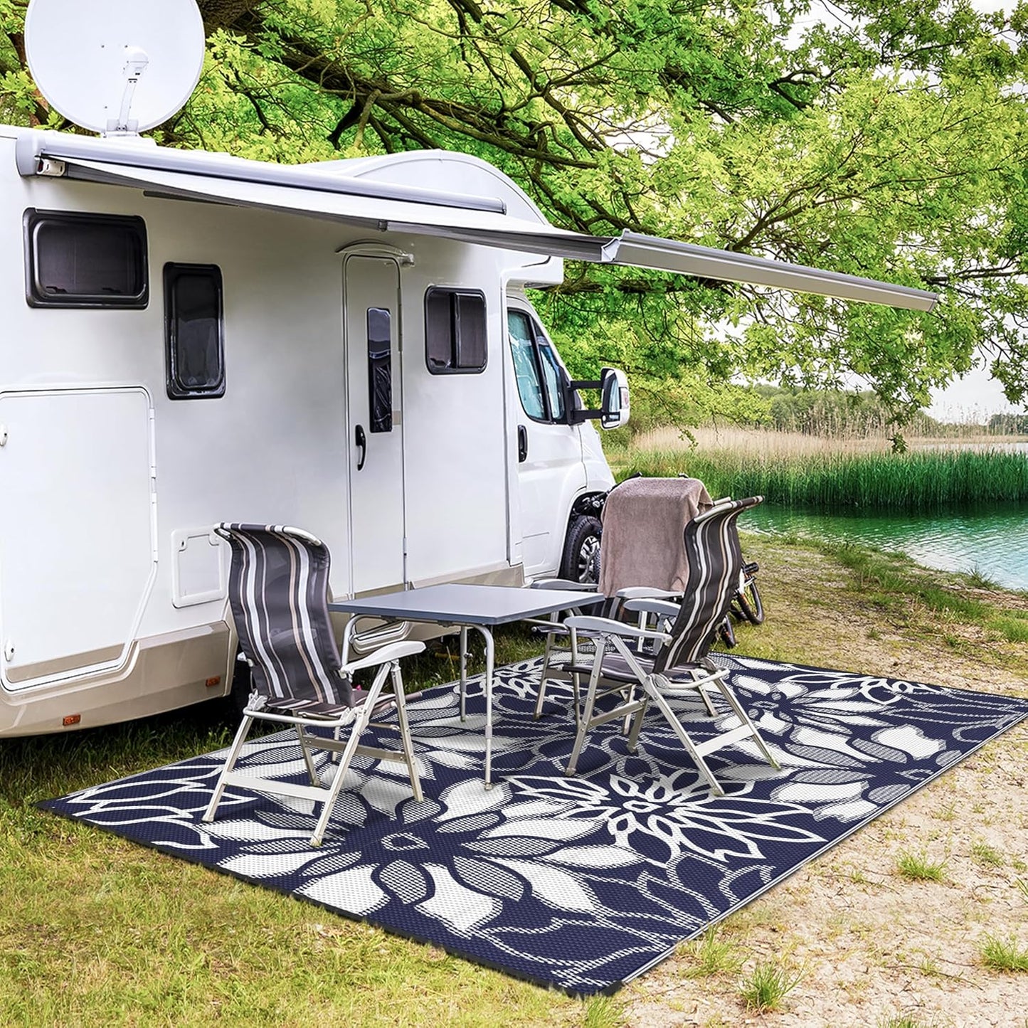 GENIMO Daisy Pattern Reversible Waterproof Outdoor Rug