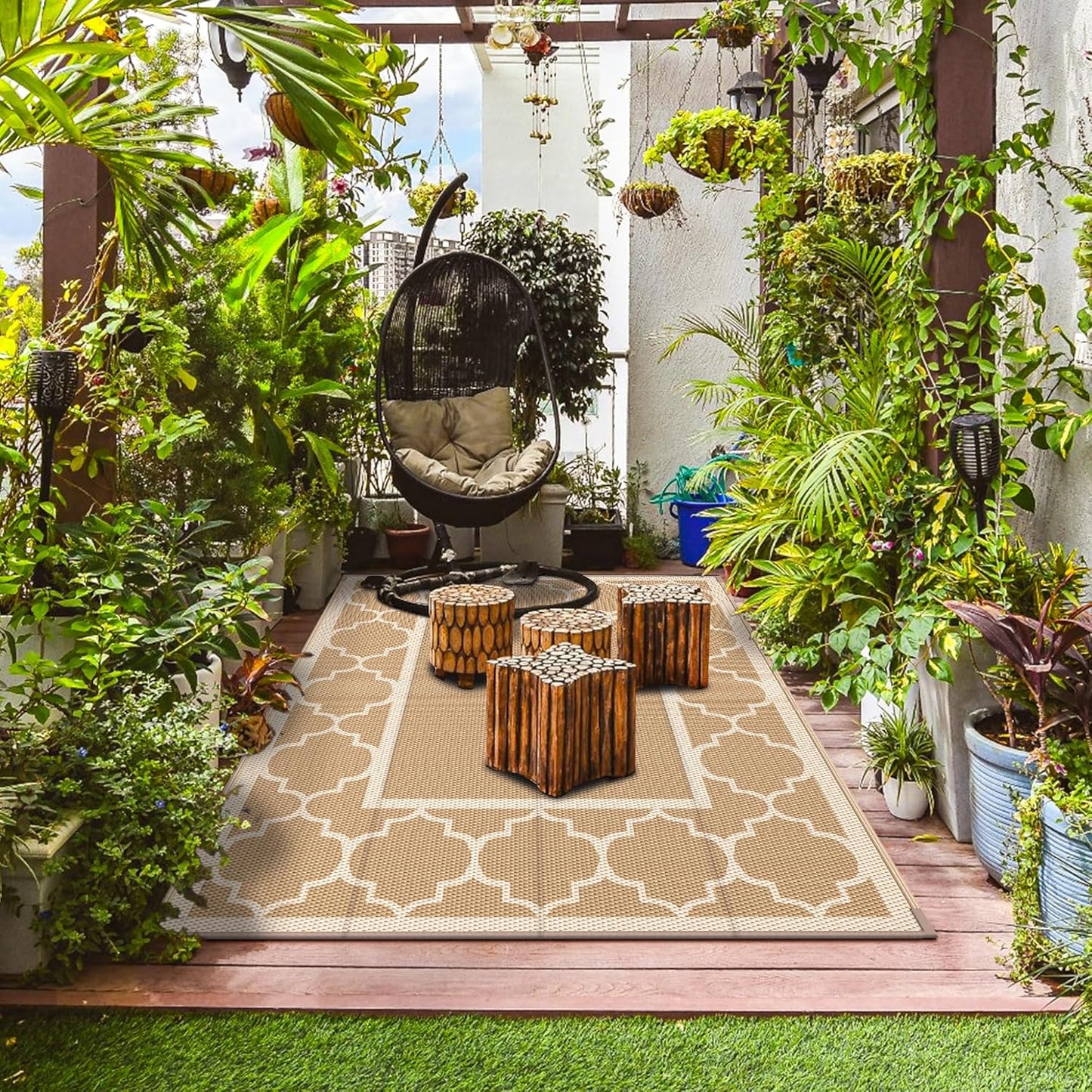 GENIMO Symmetrical Geometric Aesthetic Waterproof Reversible Outdoor Rug Brown