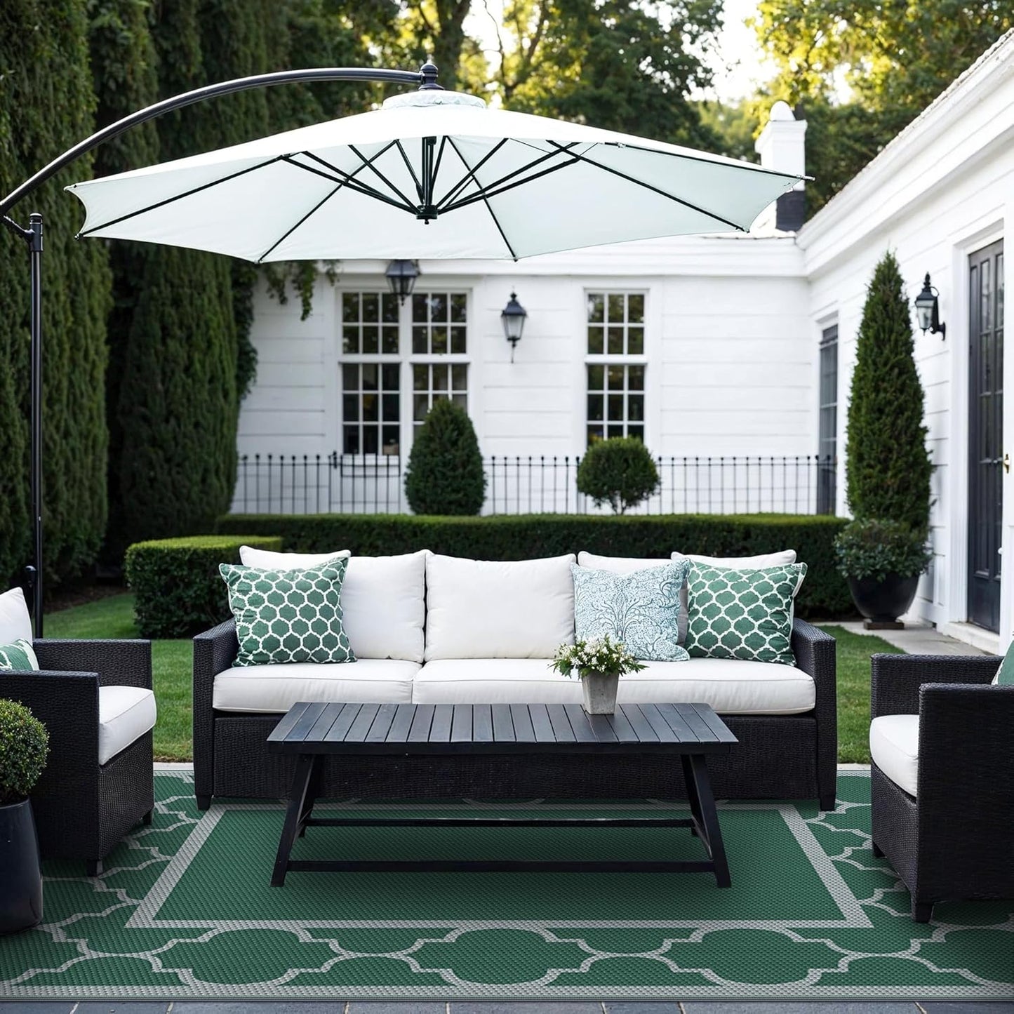 GENIMO Symmetrical Geometric Aesthetic Waterproof Reversible Outdoor Rug Gray
