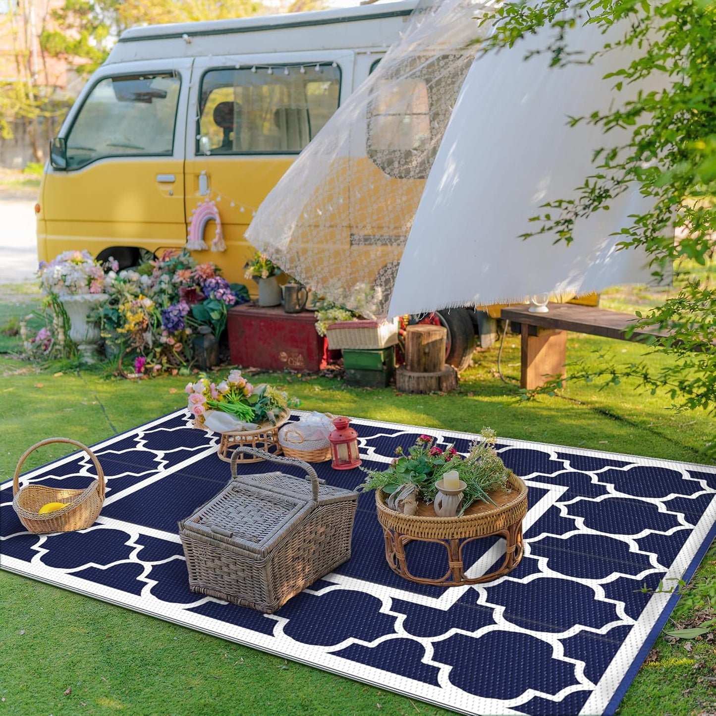 GENIMO Symmetrical Geometric Aesthetic Waterproof Reversible Outdoor Rug Blue