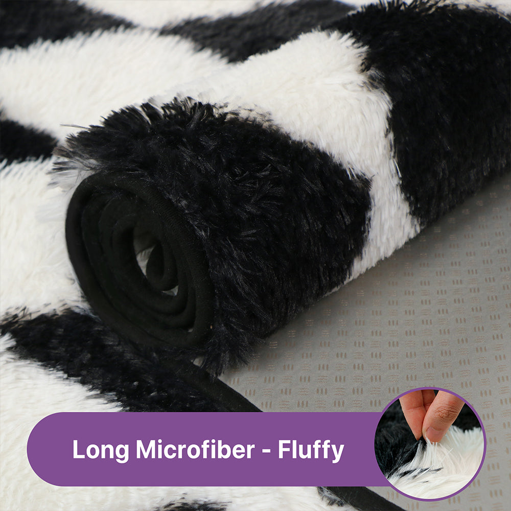 Haven Checkered Fluffy Shag Rug in Black & White | GENIMO